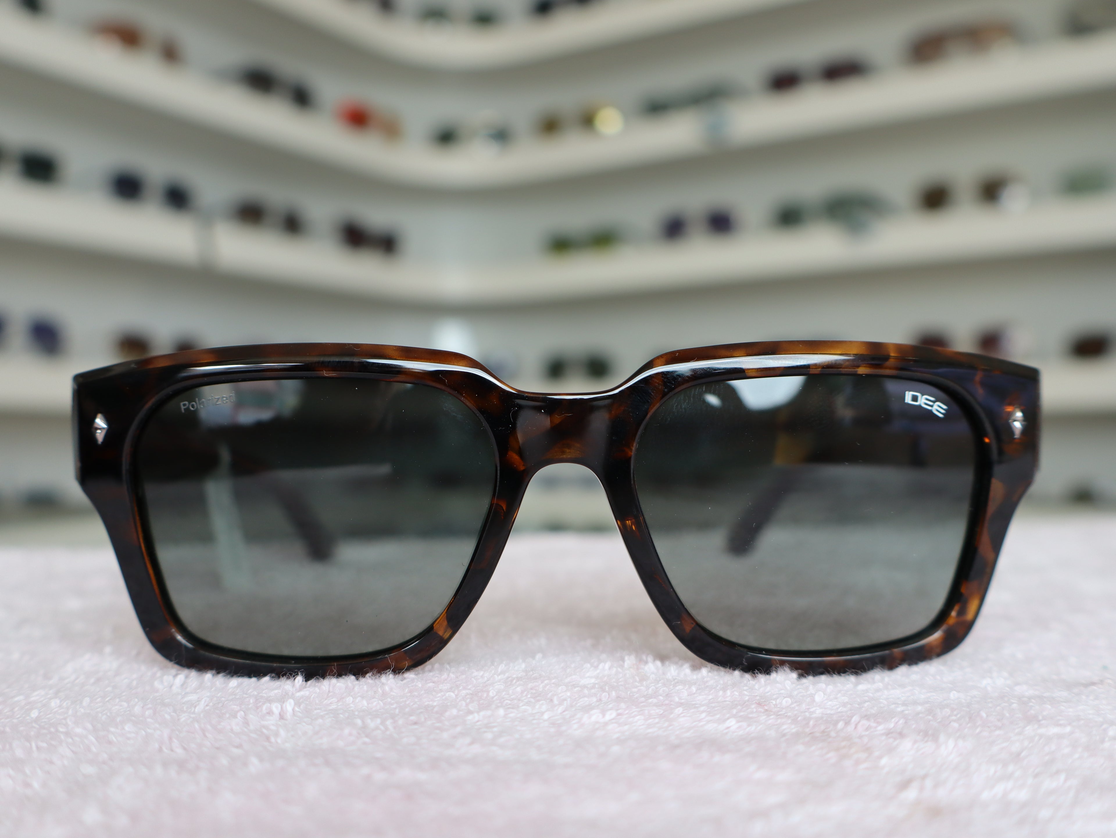 IDEE 10487 POLARIZED