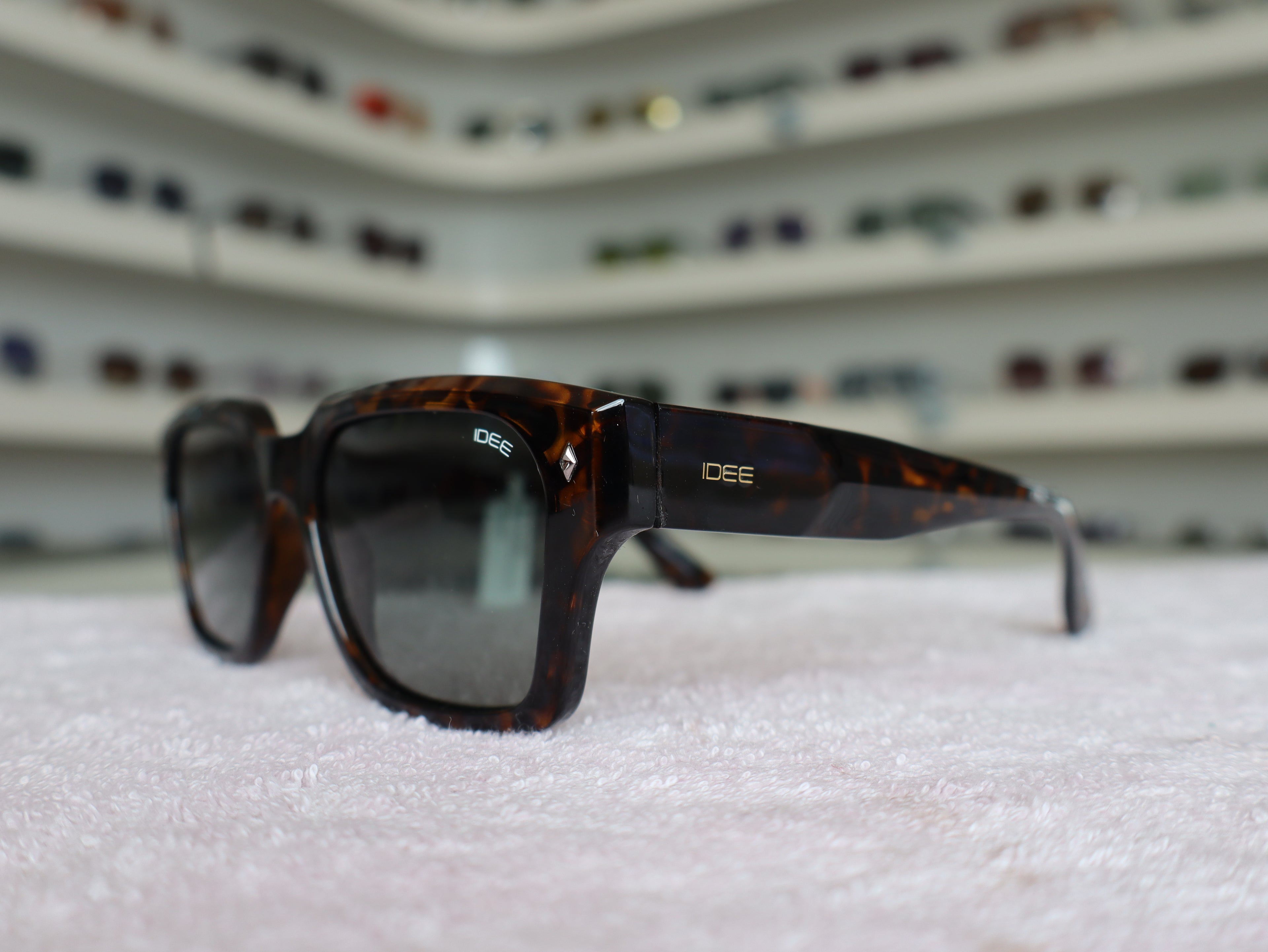 IDEE 10487 POLARIZED