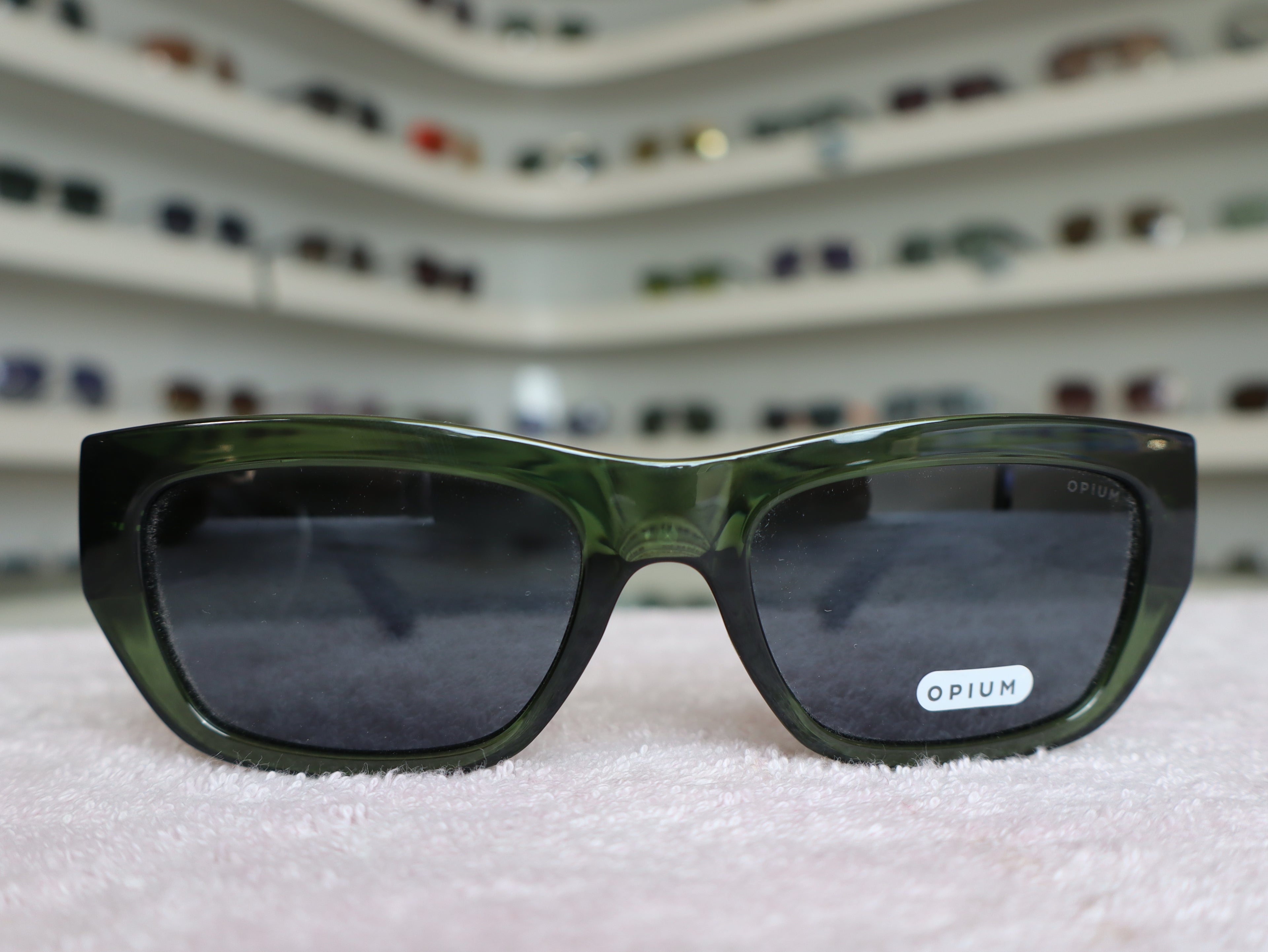 OPIUM 7582